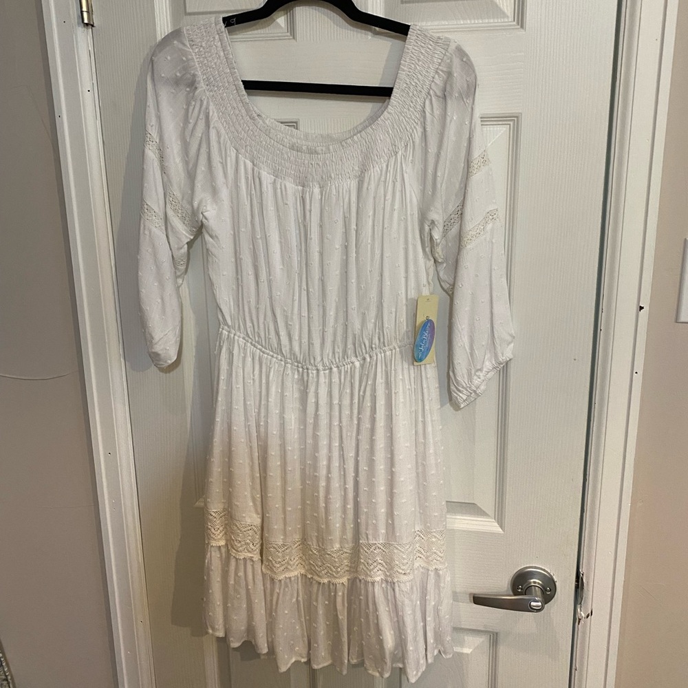 NWT Doe & Rae dress - 3/4 sleeve - white - Swiss dot